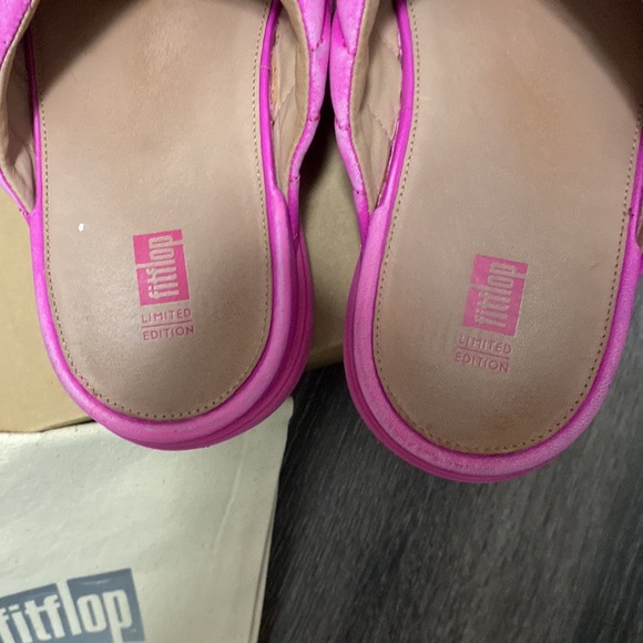Limited Edition Fitflop Fuscia Distressed Pink Loosh Luxe Slides Valentine - Picture 11 of 11